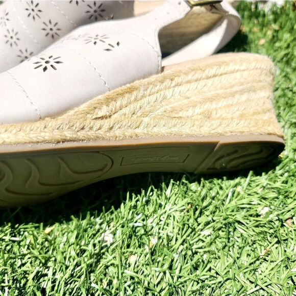 Women's Easy Street daisy wedge heel sandals - Picture 7 of 14